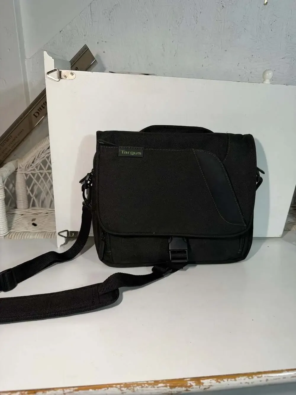 Targus Spruce Mini Messenger Tablet and Netbook Bag